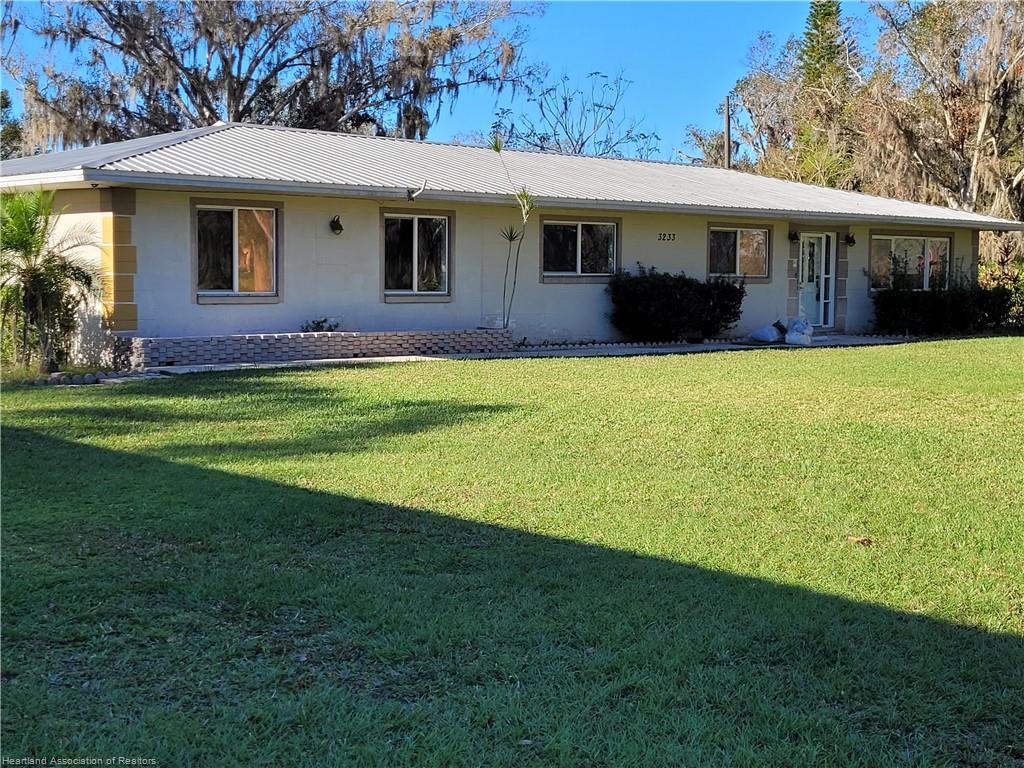 1233 White Oak Rd Lorida, FL