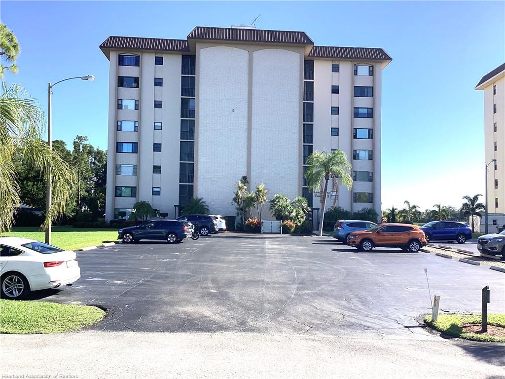 121 Country Club Dr #503