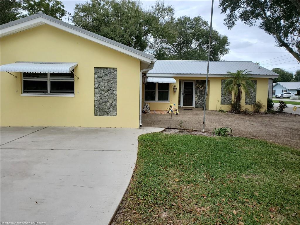 301 Loon Ave